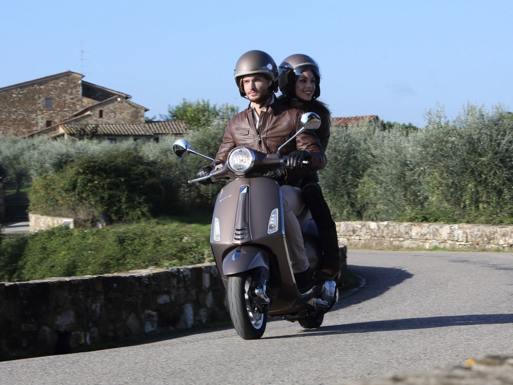 Фото скутера Vespa Primavera 150